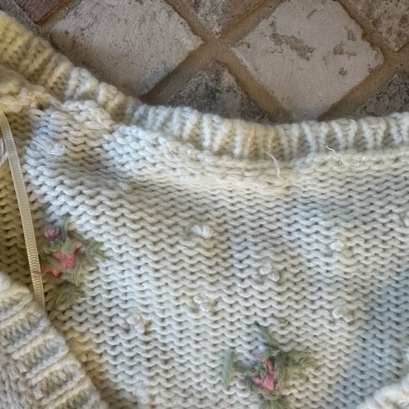 Zara Brand New Cream Knit Sweater with Pink Floral Detailing - Picture 3 of 5